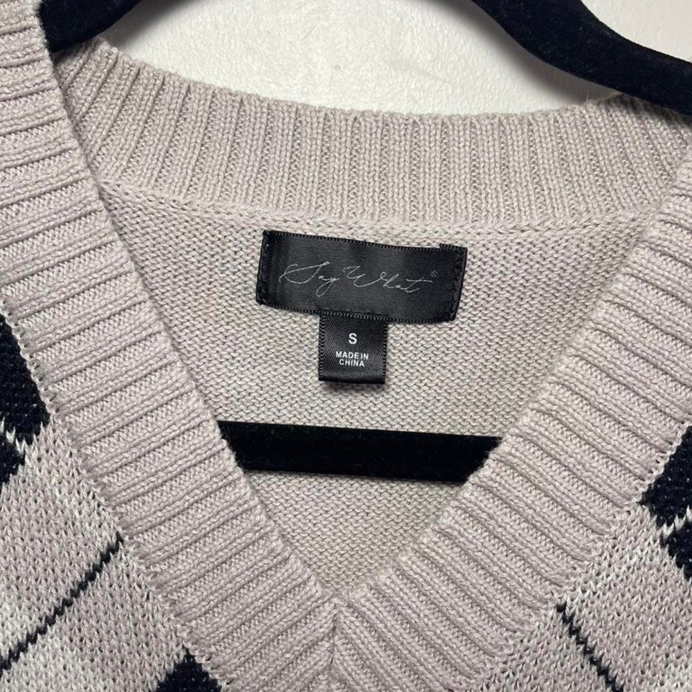 Say What? Womens Argyle V-Neck Sweater Vest Tan Black Cropped Preppy Knit Small - Picture 2 of 3